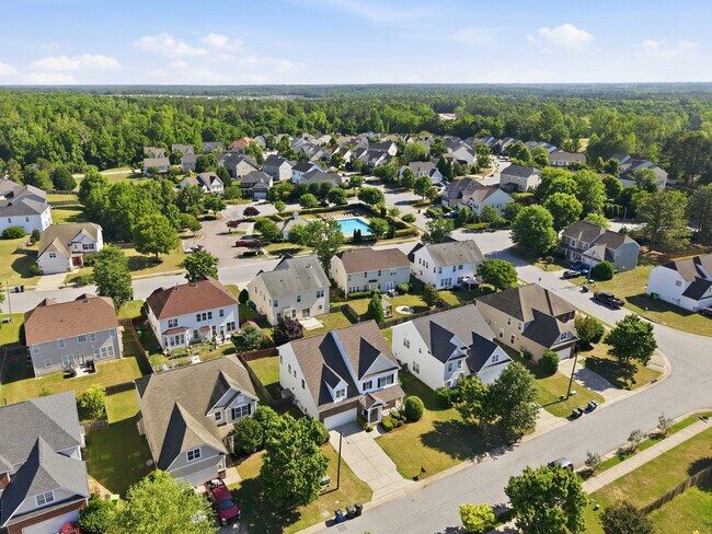Foto del edificio - 5337 Glass Ridge Rd