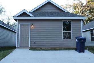 Building Photo - 11633 Vistawood St