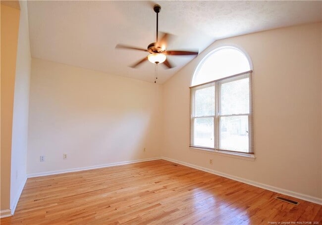 Building Photo - 521 Stone Way Ct
