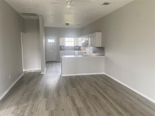 Foto del edificio - 10121 Goldcrest St
