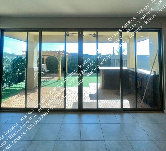 Building Photo - 16215 W Camino de Oro