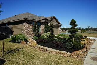 Building Photo - 2026 Treasure Mountain Dr