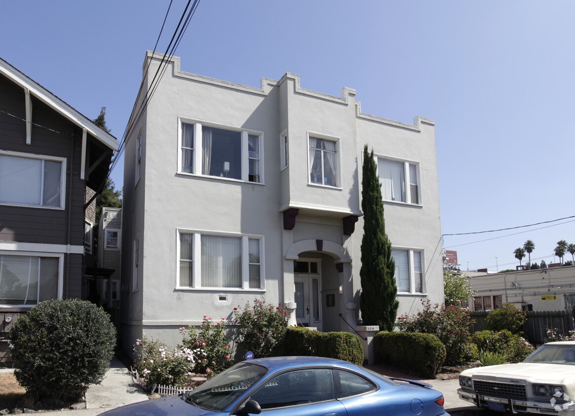 Building Photo - 514 28th St