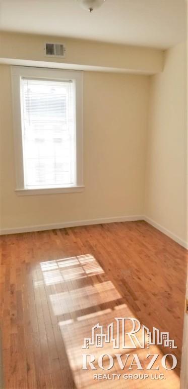 Foto del edificio - 1305 Clinton Ave- 2 bedroom in Irvington