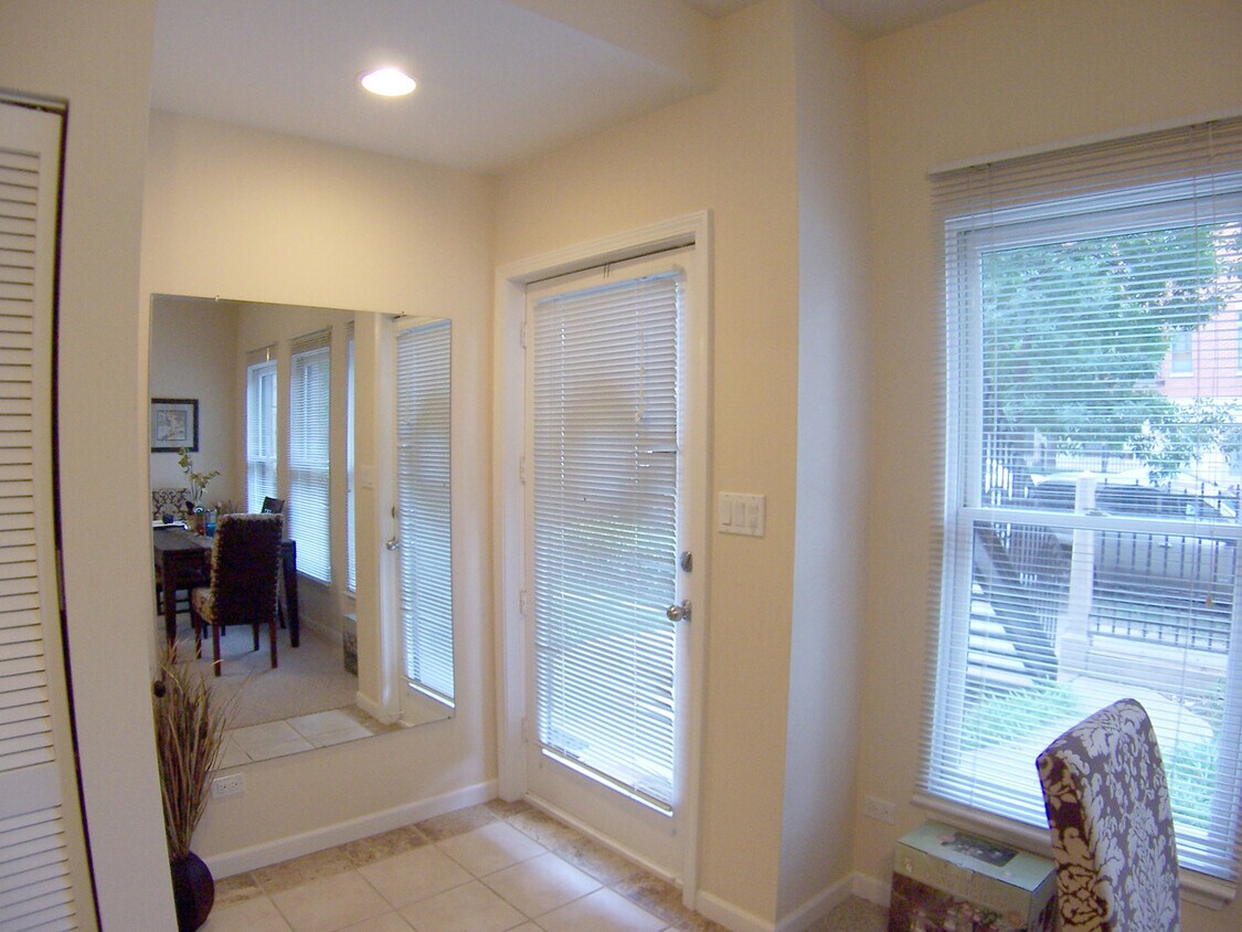 1458 S Halsted St Unit STUDIO, Chicago, IL 60608 Room for Rent in