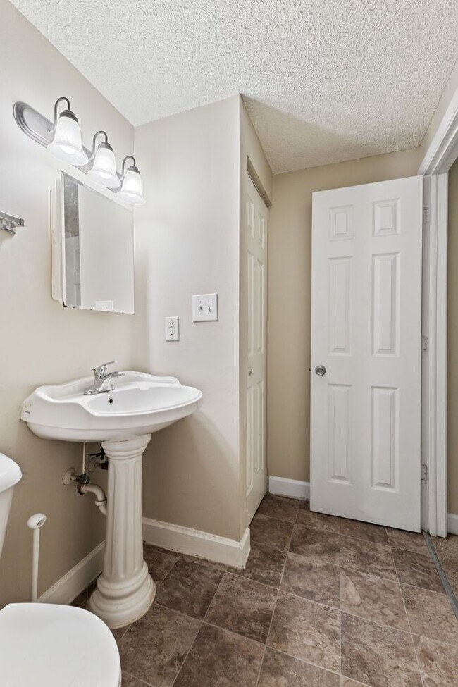 Foto del edificio - 3609 Balsam Ave