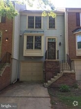Building Photo - 8911 Oakwood Way