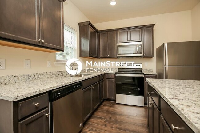 Foto del edificio - 2 Bedroom Pet-Friendly Home in La Vergne, TN with Main Street Renewal