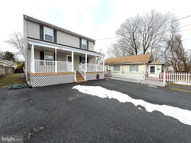 Foto del edificio - 402 Kiamensi Rd