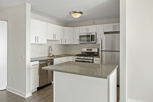 Foto del edificio - 598 N State St