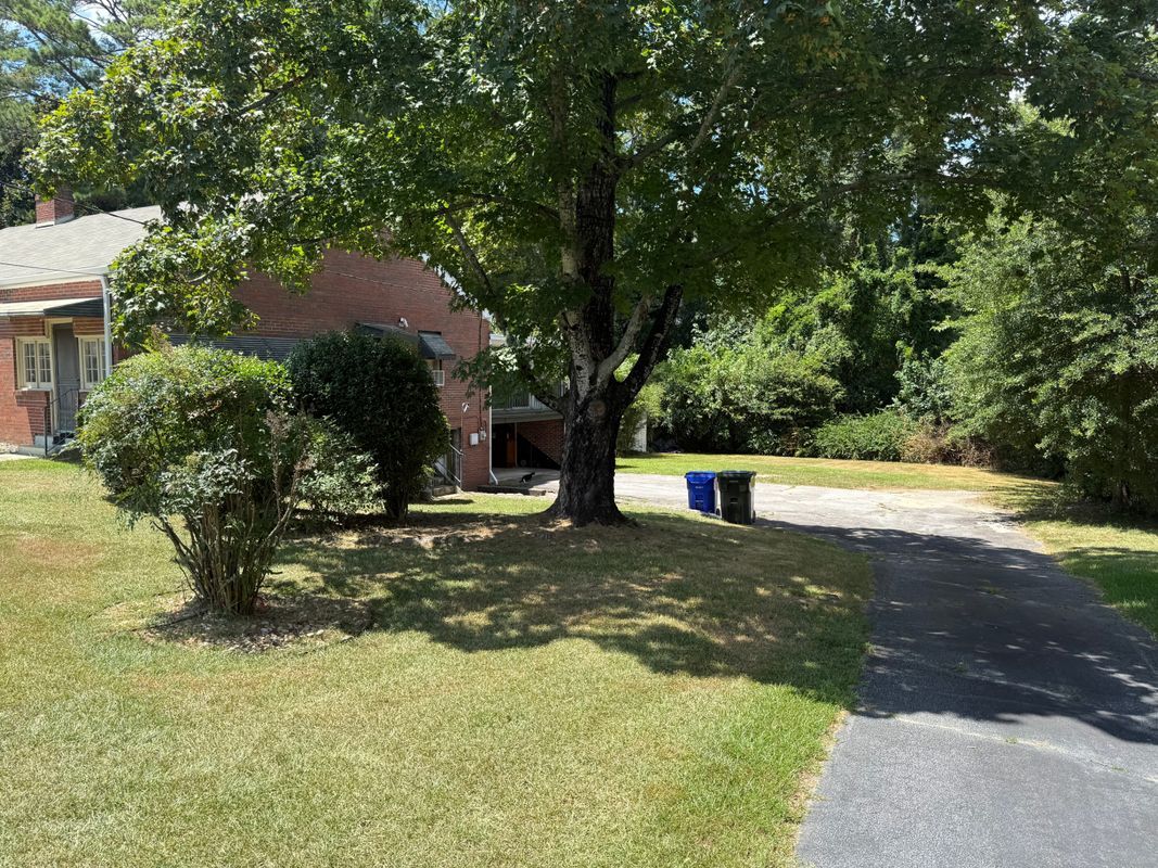 Foto del edificio - 998 Highland Cir SE