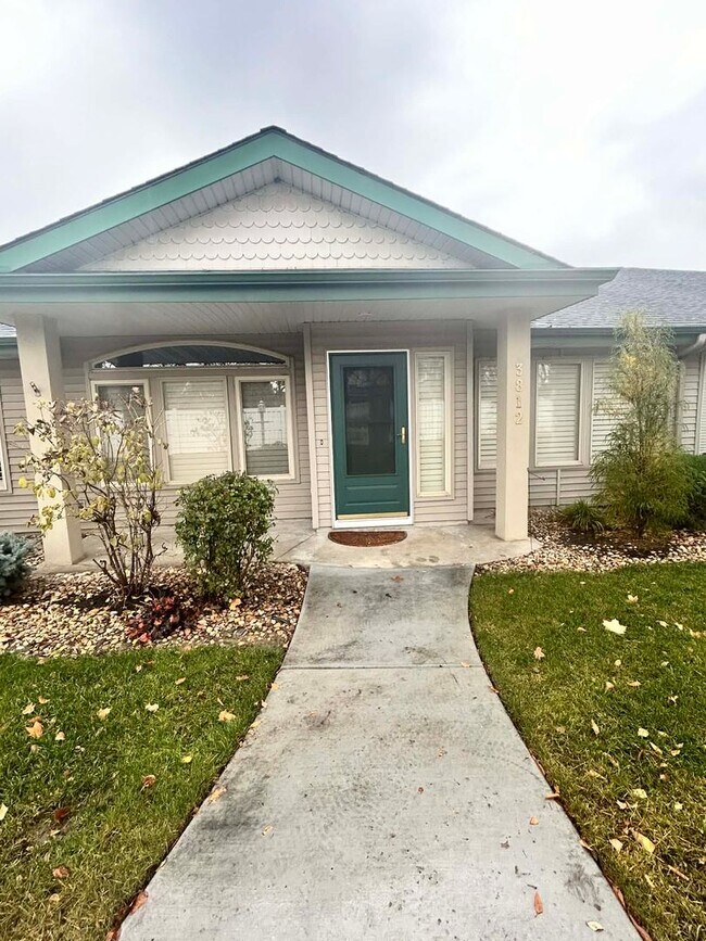 Building Photo - 3812 N Bayou Ln