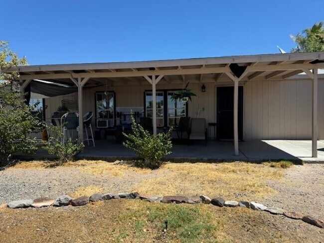 Building Photo - 2BR FURNISHED Vacation Home with UTILITIES...
