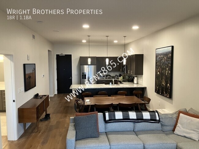 Building Photo - 333 W Depot Ave