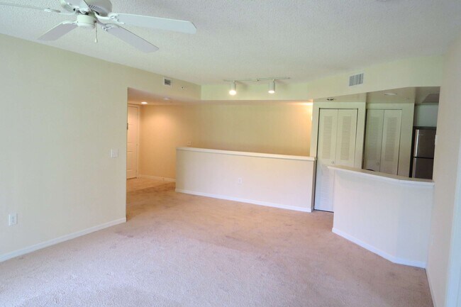 Building Photo - 4191 N Haverhill Rd