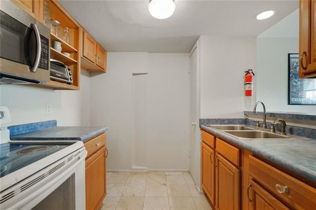 Building Photo - 3110 Edenborn Ave
