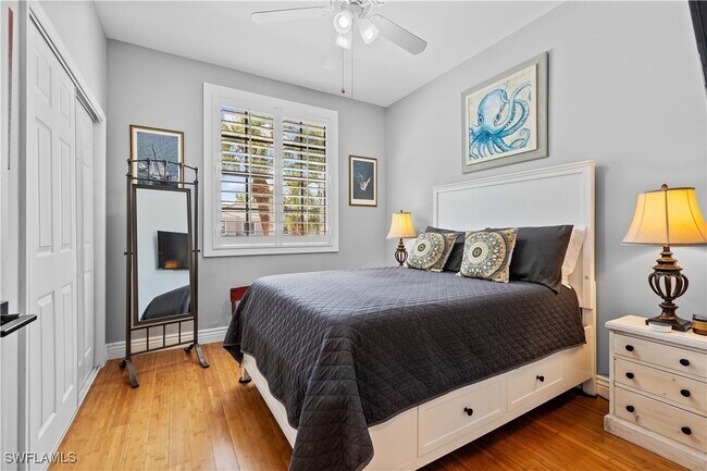 Foto del edificio - 14705 Sutherland Ave
