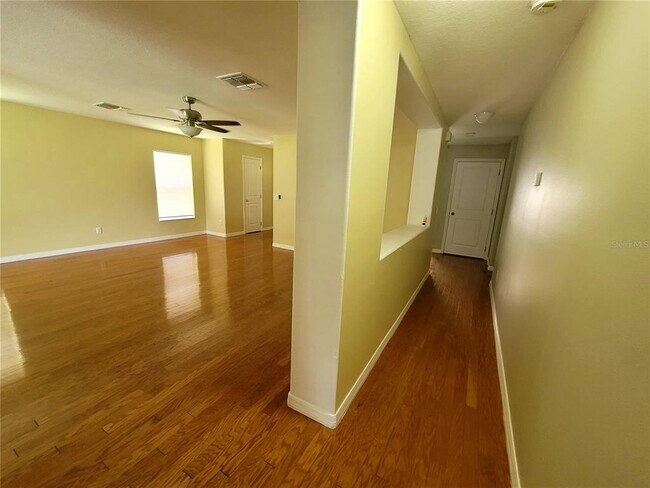 Foto del edificio - 13167 Oulton Cir