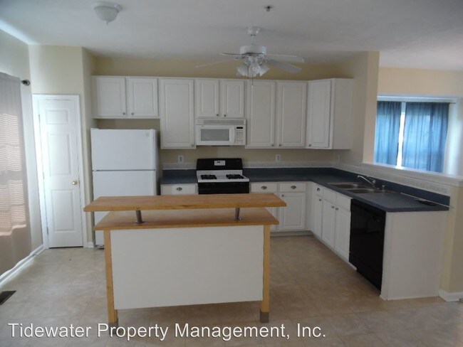 Building Photo - 4420 Lavender Ln