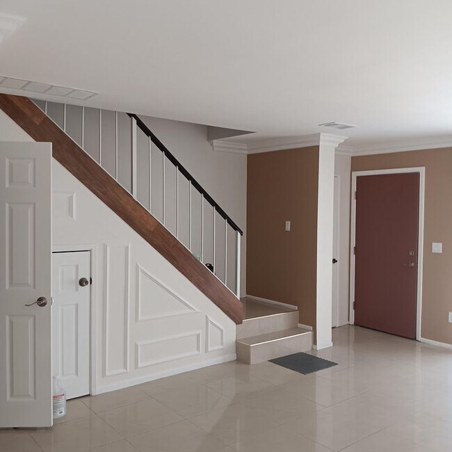 Foto del edificio - 1419 W 179th St