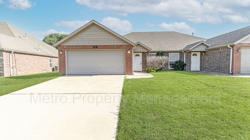 Foto principal - 261 Copper Oaks Dr