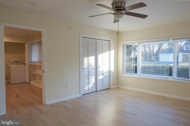 Building Photo - 12300 Mika Ln