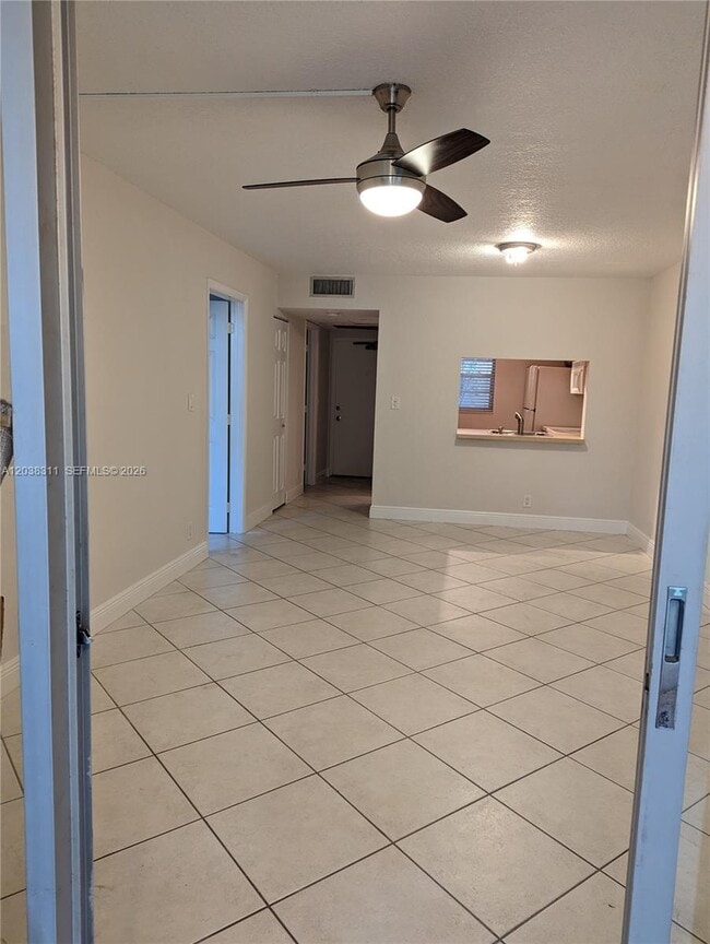 Foto del edificio - 9460 Tangerine Pl