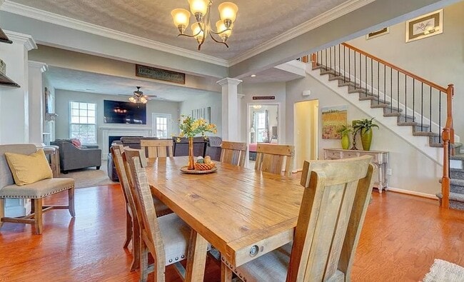 Building Photo - 561 Graphite Trl