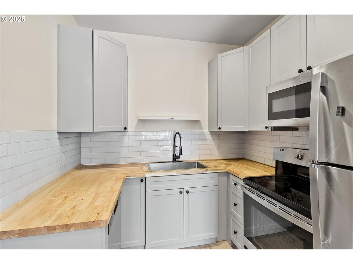 Foto principal - 1209 Carlyle St