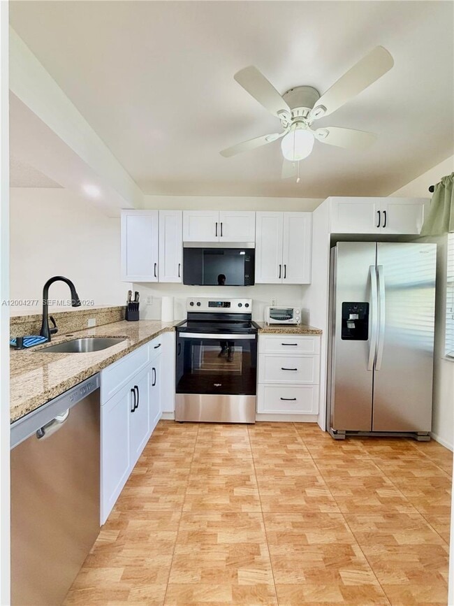 Building Photo - 1203 Bahama Bend
