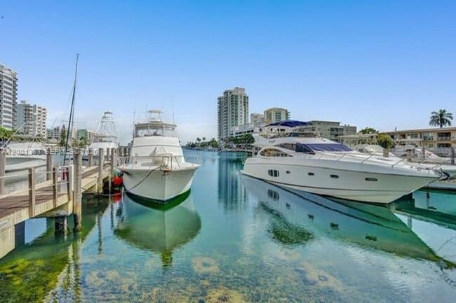 Photo - 7900 Harbor Island Dr Apartment