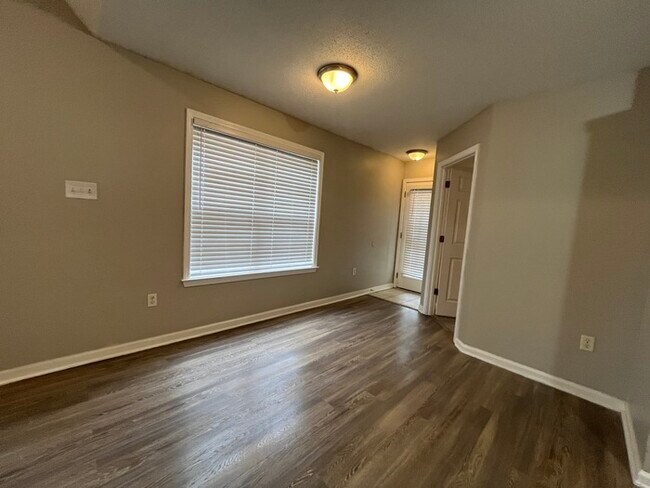 Foto del edificio - 1483 Estacada Way