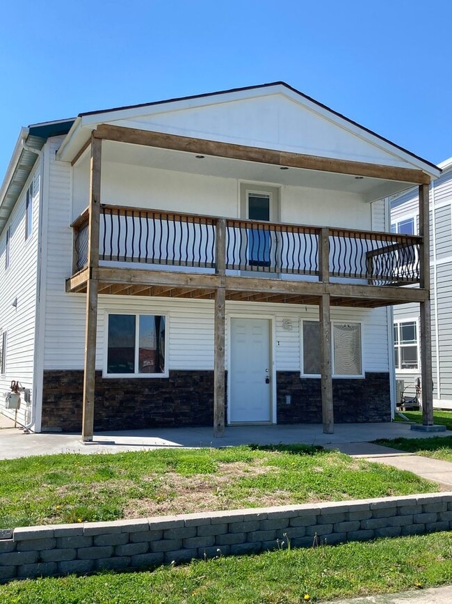 Building Photo - 2225 R St