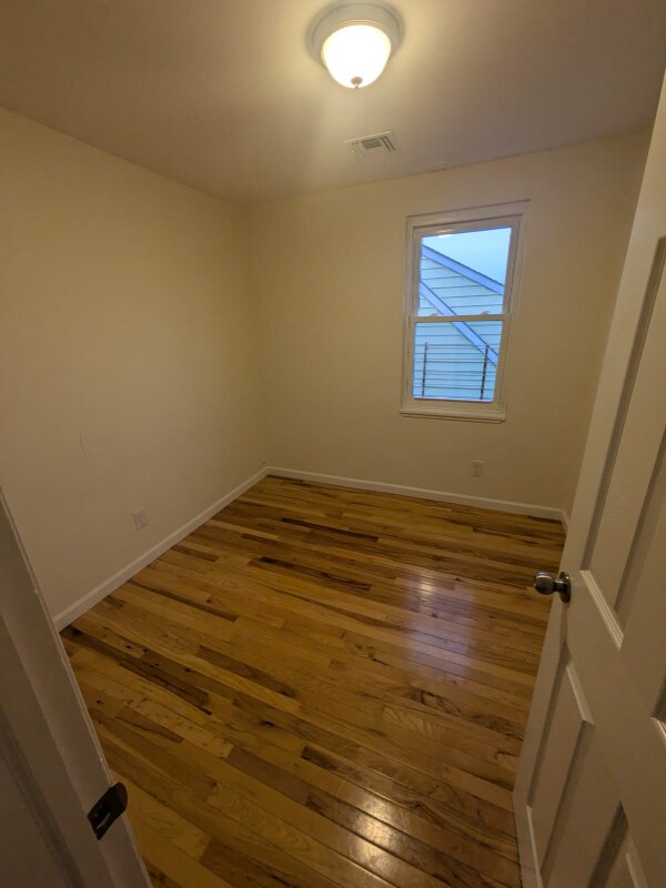 Building Photo - 437 Elm St