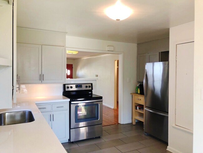 Stainless steel appliances, granite countertops! - 576 S Grant St