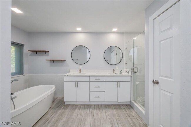 Foto del edificio - 6161 Waxmyrtle Way