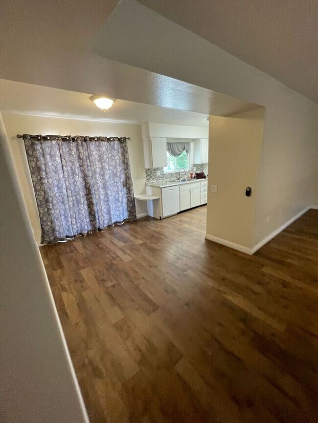 Foto del edificio - COMING SOON! Beautiful 2 Bedroom, 2 Bath i...
