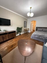 Building Photo - 343 E 51st St