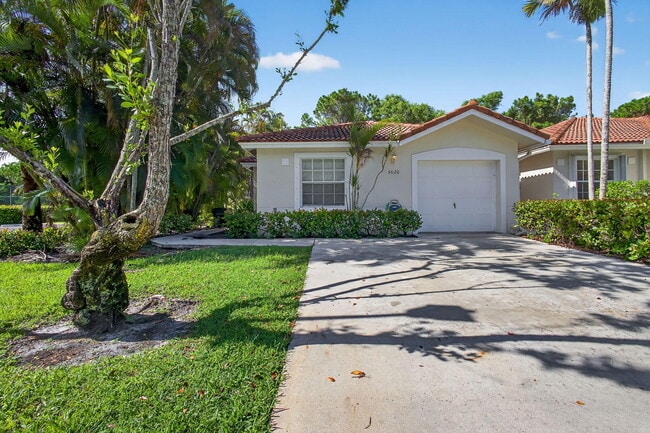 Building Photo - 5020 N La Sedona Cir