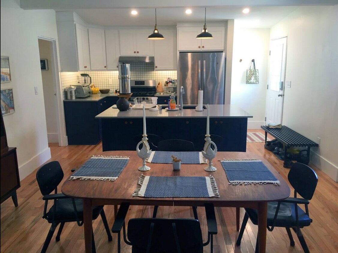 Foto principal - 627 Robinson St