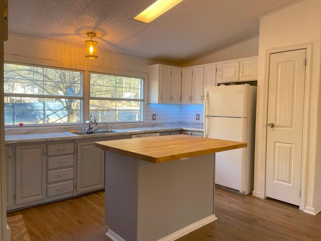 Foto del edificio - 8 Concord Knoll Ln