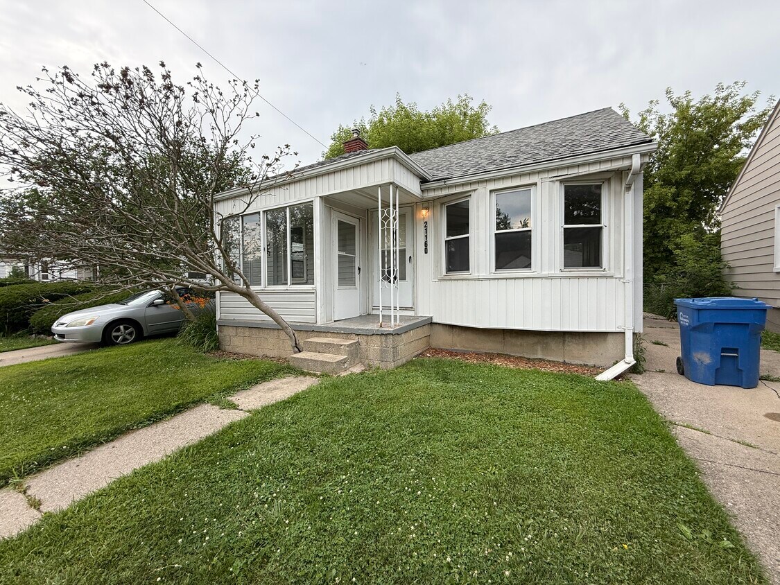 Foto principal - 21160 Dexter Blvd
