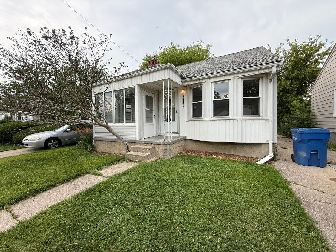 Primary Photo - 21160 Dexter Blvd