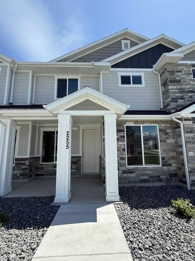 Building Photo - 2255 S 1120 W