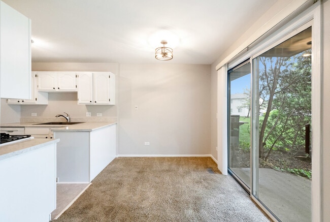 Building Photo - 690 Thorntree Ct