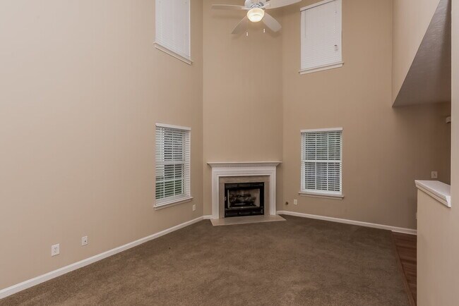 Foto del edificio - 2355 Lexington Ln