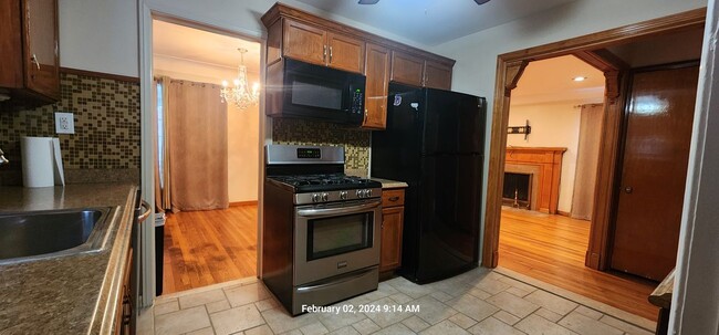 Building Photo - 10437 S Morrow Cir