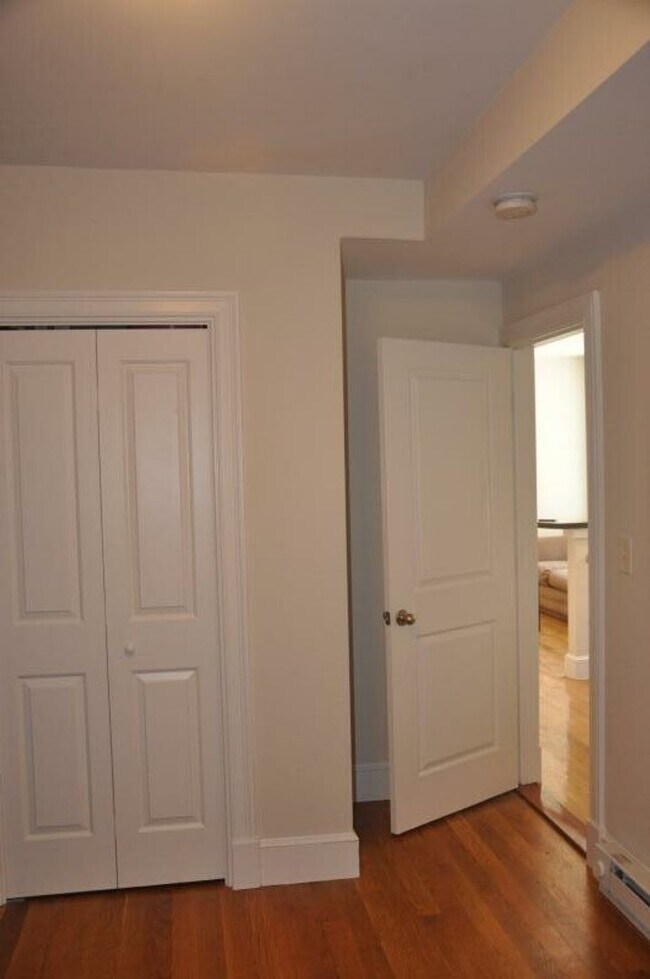 Foto del edificio - Huntington 4-Bed