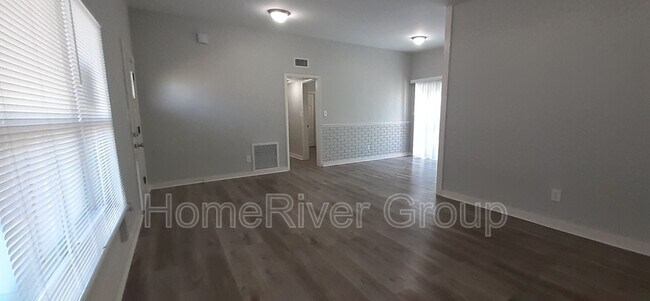 Building Photo - 6110 Perrine Dr