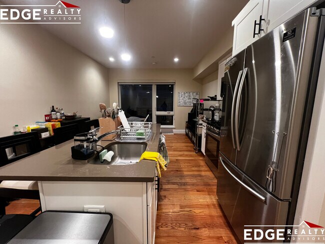 Building Photo - 9 Glencoe St